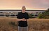 Tim Cook op Apple Park bij zonsondergang