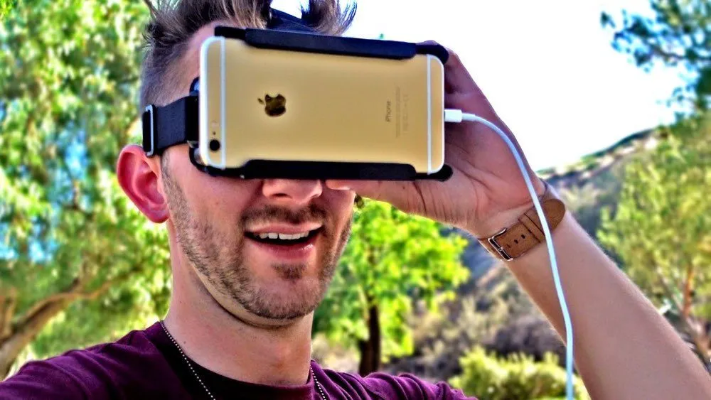 Tim Cook vindt virtual reality cool en ziet interessante toepassingen