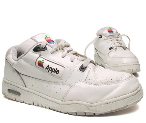 Apple-historie: Wist jij dat Apple een kledinglijn en zeldzame sneakers maakte?