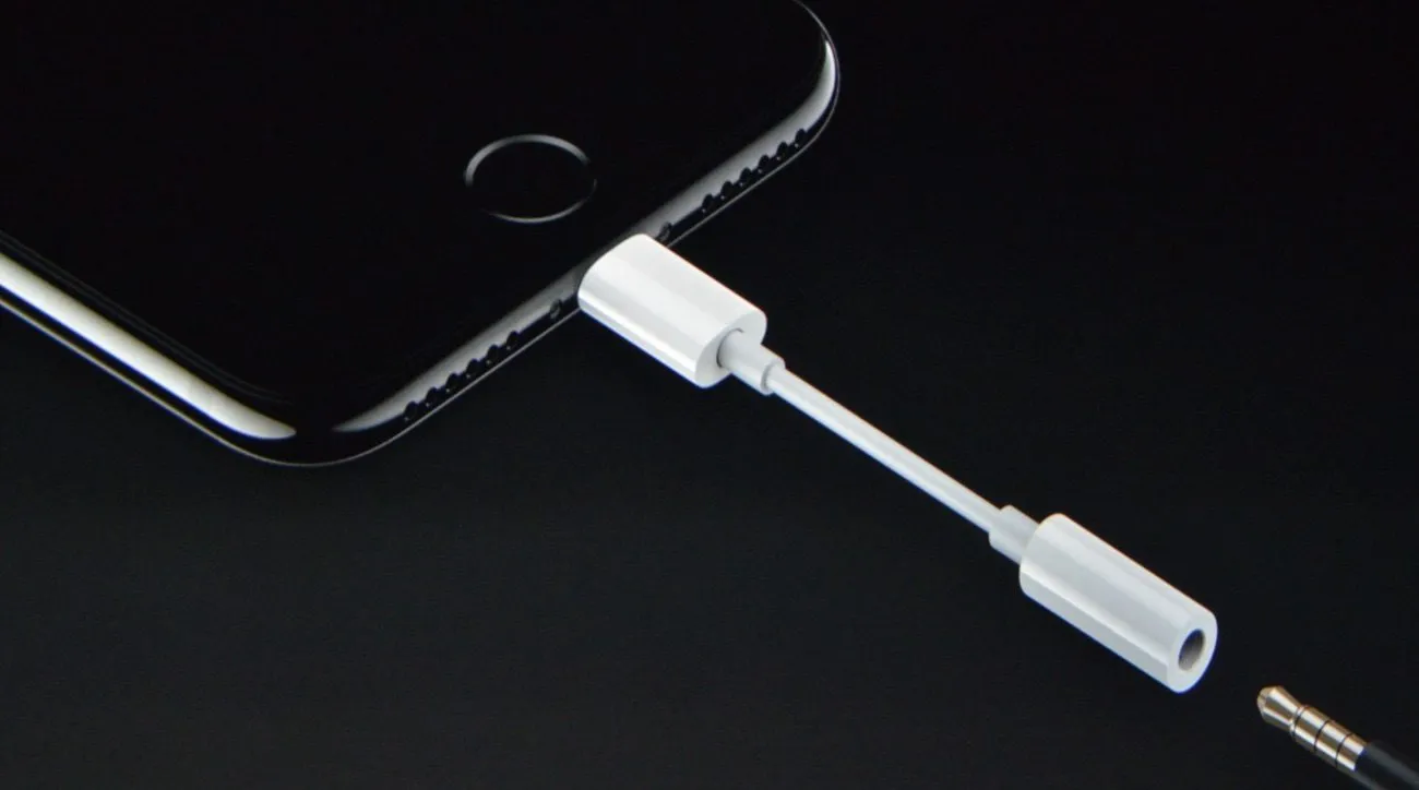 Apple bundelt Lightning-EarPods en koptelefoonadapter met iPhone 7