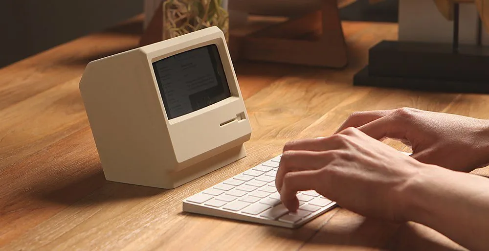 Maak van je iPhone een retro Macintosh met de Elago M4