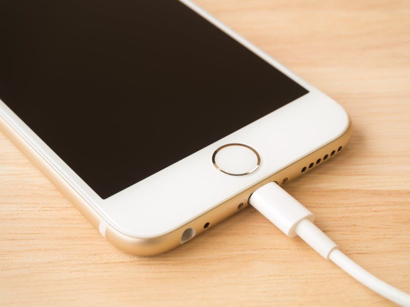 Verdienen Tegenwerken Verrijken Zo kun je iPhone geluidloos aansluiten op de oplader