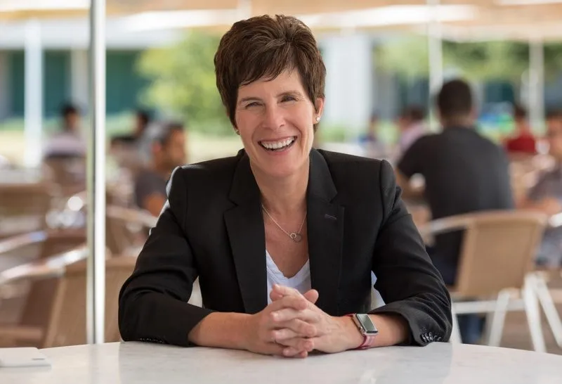 Deirdre O’Brien: dit is Apple’s hoofd personeel en retail