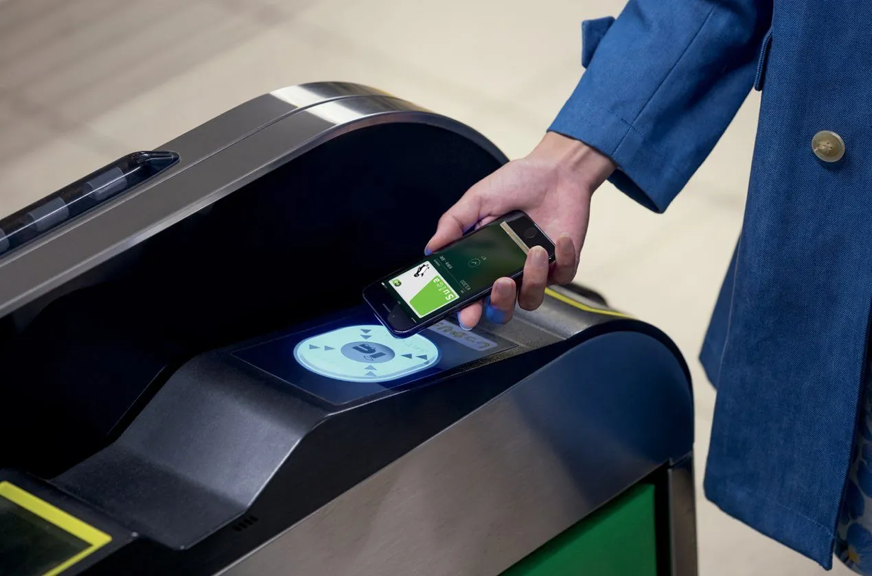 Apple Pay komt in België naar tram, bus en metro