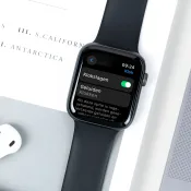 Klokslagen en hoorbare tijd op Apple Watch