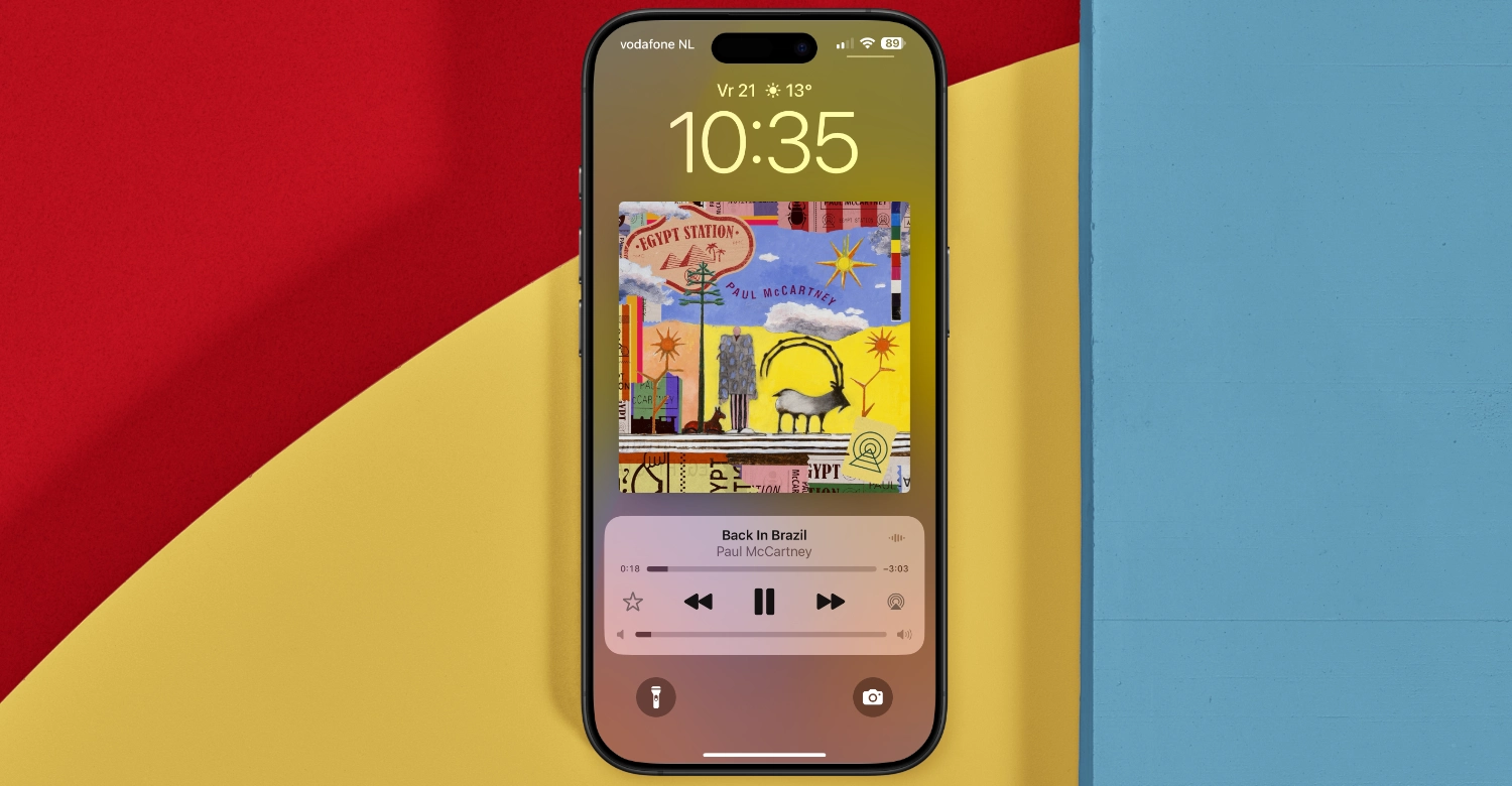 Muziek en podcasts: cover fullscreen op lock screen tonen