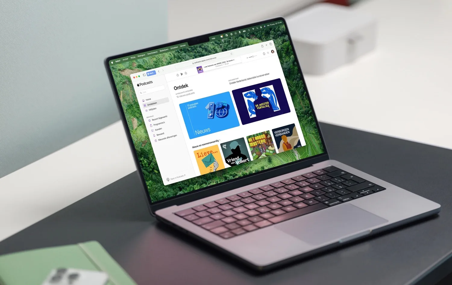 Apple Podcasts op het web op een MacBook