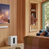 Sonos Arc Ultra wit aan de muur