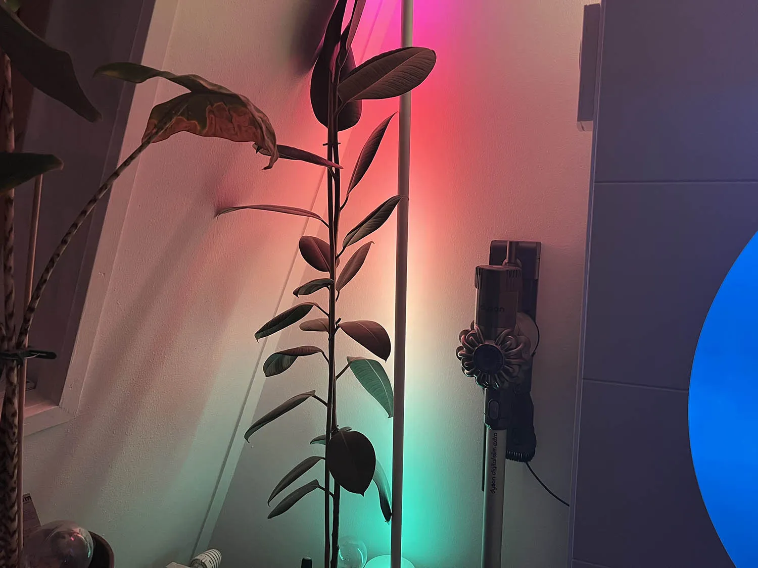 Review: Philips Hue Signe Gradient lamp