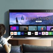 LG televisie met AirPlay 2, webOS en Apple TV